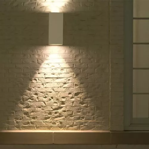 Lampă de perete pătrată corp alb cu iluminare 2 Way IP45 | V-TAC